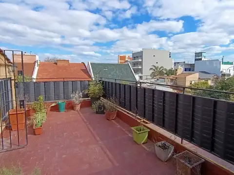 PH en venta 4 ambientes Liniers entrada independiente quincho parrilla terraza garaje