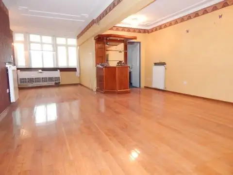 Departamento 6 ambientes con 4 baños