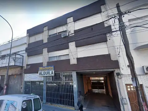 San Martín. Se vende departamento 3 ambientes en 1° piso con