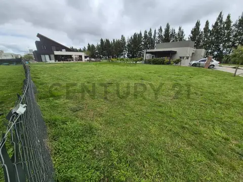 Lote en barrio privado Santa Inés"A solo minutos de los centros comerciales Las Toscas y Plaza Canni