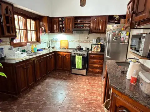 Casa en Venta con 5 cocheras