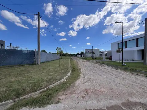 Lotes en Barrio  Don Guido 139 y 509