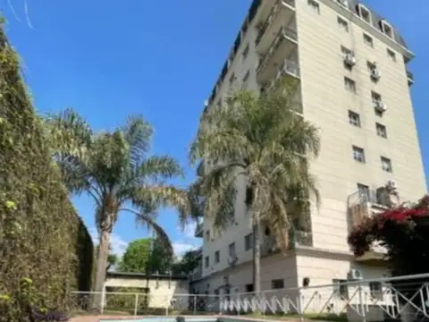 Hipólito Irigoyen 815 , Piso 7