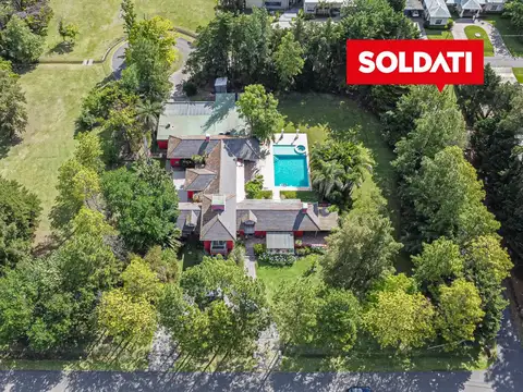 Casa en venta en el Farm, de 800 m2 construidos. Espectacular!