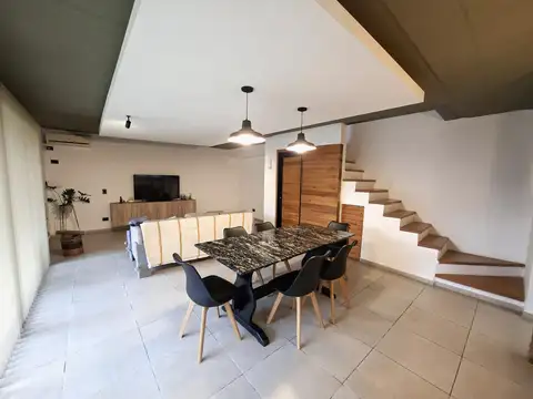 Depto Tipo Casa en Venta de 4 ambientes