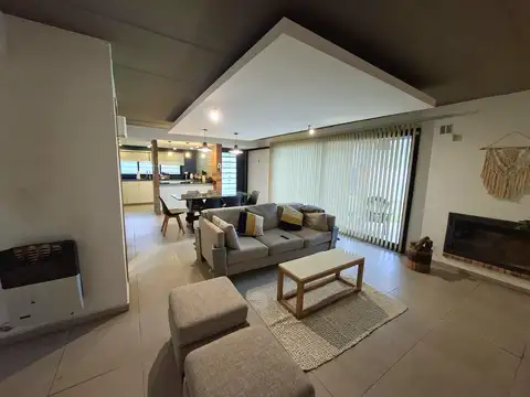 Depto Tipo Casa en Venta en Manuel B Gonnet, USD 129.000