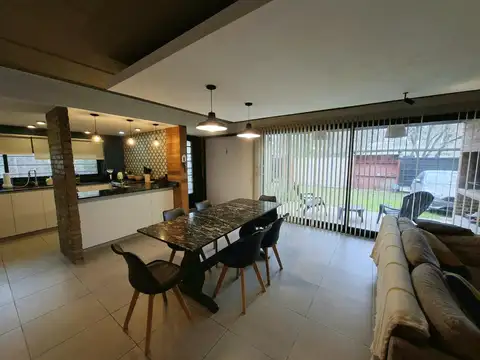 Depto Tipo Casa en Venta con 1 cocheras