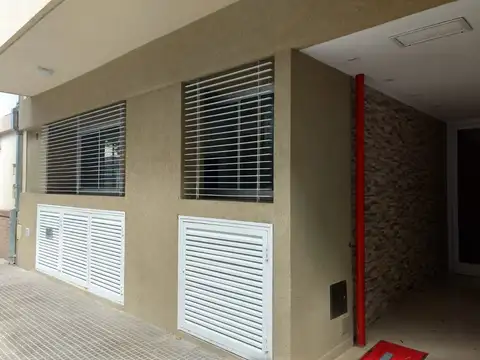 Dpto. mono ambiente amplio y divisible. Cfte.con balcon