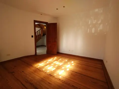 Casa 7 ambientes con 3 baños