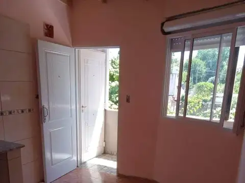 Depto Tipo Casa 2 ambientes con 1 baño