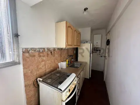 Venta departamento 3 ambientes a la calle