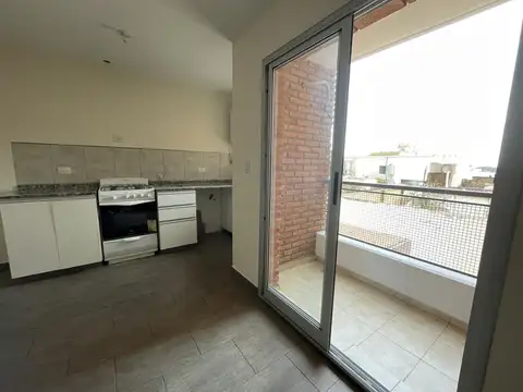 Departamento en Alquiler en Alberdi, $ 550.000