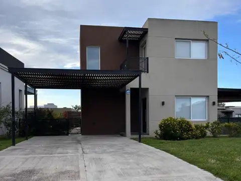 Casa En Alquiler En San Ramon - Pilar Del Este