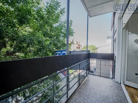 Departamento en Villa Devoto 2 ambientes al frente luminoso por escalera