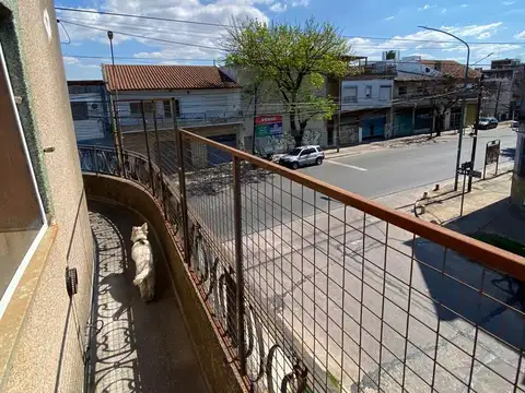 Depto Tipo Casa 3 ambientes con 2 baños