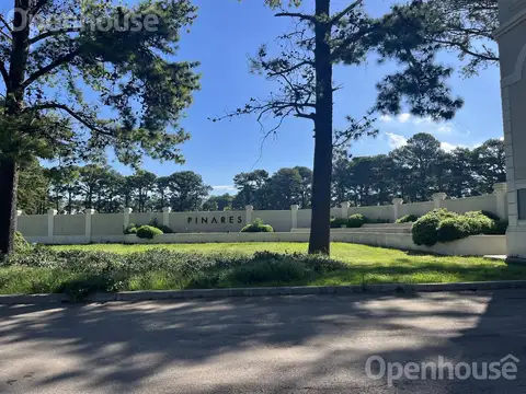 BARRIO  LOS PINARES CLUB DE CAMPO