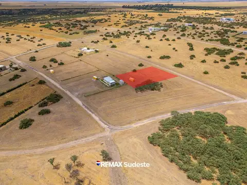 SE VENDE Lote de 2600 m2 en Barrio LA HUELLA