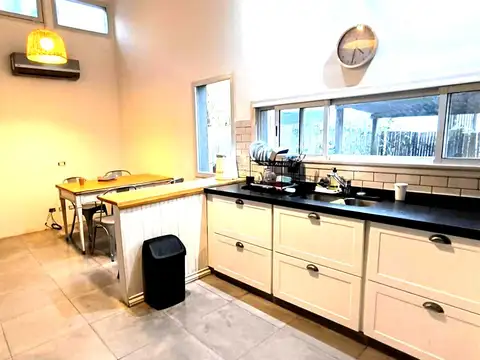 Casa en Alquiler Temporal con 2 cocheras