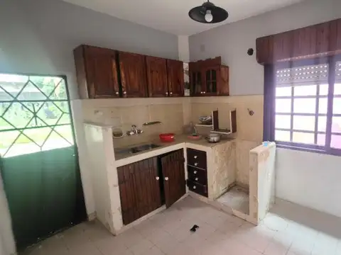 Casa 4 ambientes con 1 baño