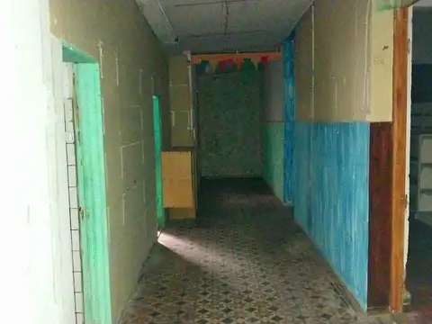 Venta local céntrico sobre avenida Miramar