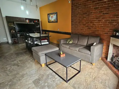 Casa 5 ambientes con 4 baños