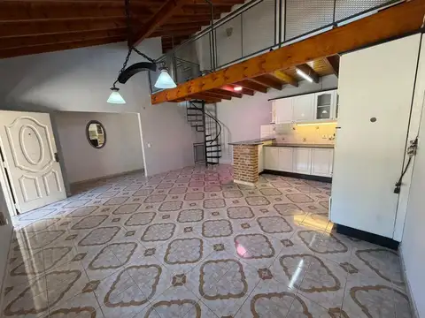 Depto Tipo Casa en Alquiler de 3 ambientes