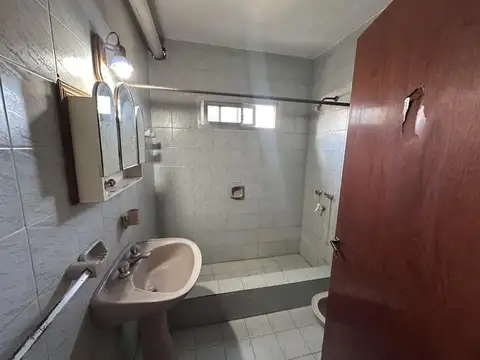 Casa 2 ambientes con 2 baños
