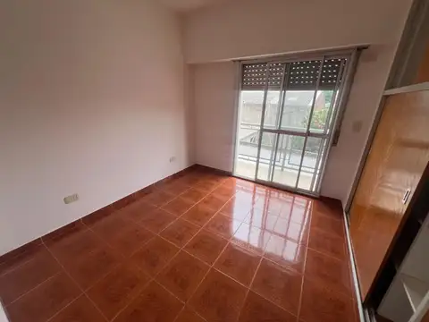 Depto Tipo Casa en Alquiler de 3 ambientes