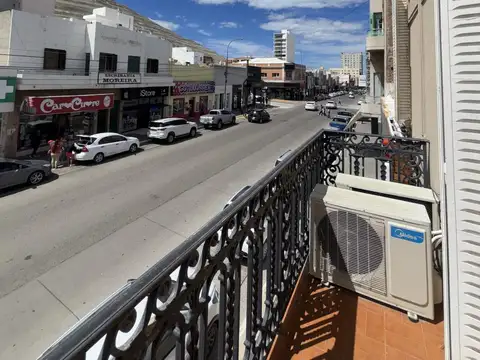 Oficina 5 ambientes con 3 baños