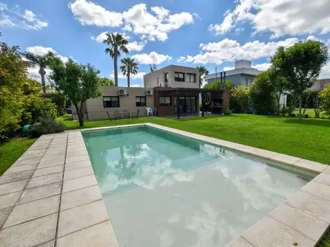 Casa en Venta al Este