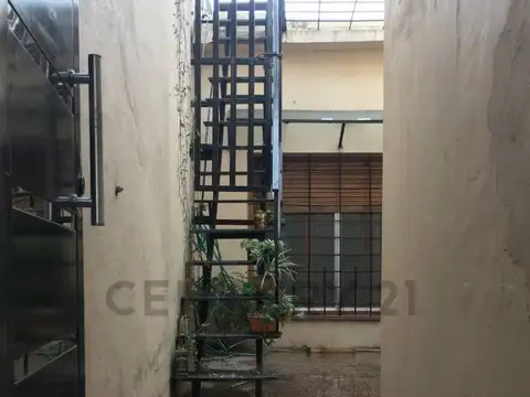 Camilo Cavour 4100, Piso 0