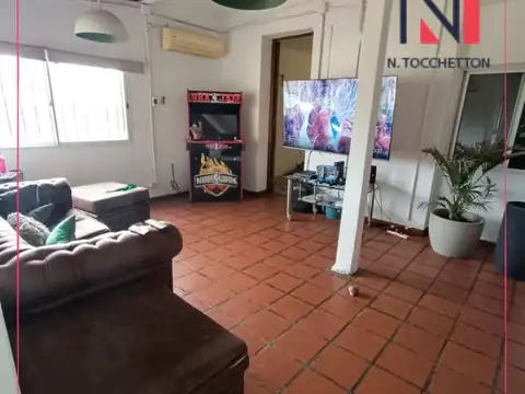 Venta Excelente depto 2 amb con amplia terraza