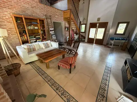 Casa en Alquiler en Exaltacion de la Cruz, USD 1.900
