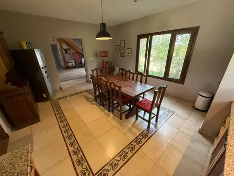 Casa en Alquiler con 1 cochera