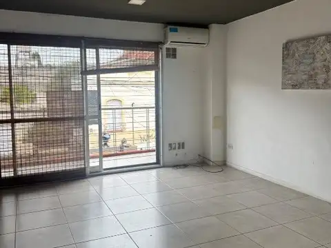 Aristobulo del Valle 300, Piso 1