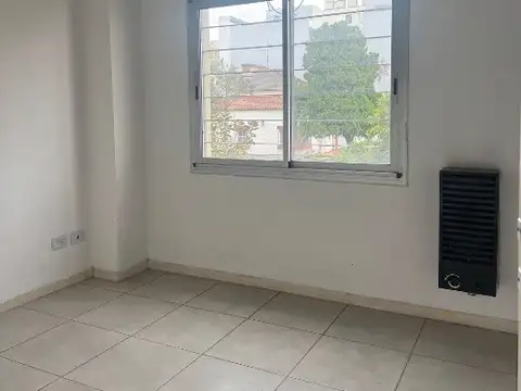Departamento en Alquiler en Castelar Sur, $ 550.000