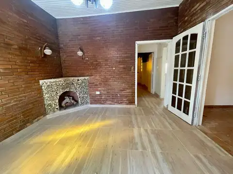 Casa 4 ambientes con 1 baño