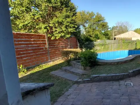 Casa en Venta con 2 cocheras