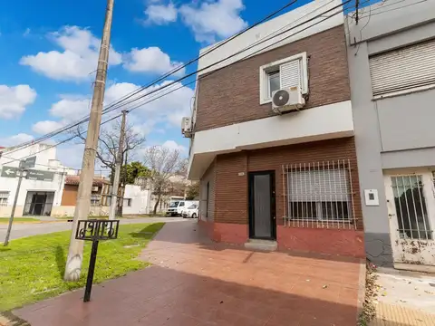 Casa 5 ambientes con 1 baño