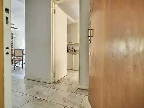 Departamento 3 ambientes al Frente sobre Avenida con balcon en Caballito