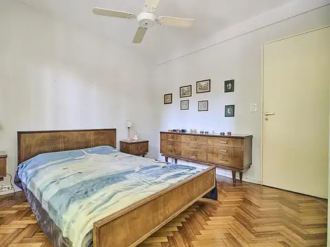 Departamento 3 ambientes al Frente sobre Avenida con balcon en Caballito