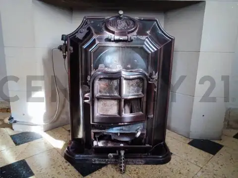 61 e/1 y 2 300, Piso 0