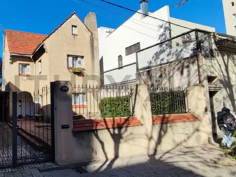 61 e/1 y 2 300, Piso 0