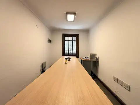 Casa 9 ambientes con 2 baños