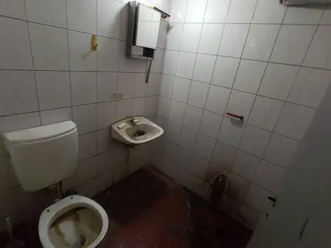 Local en Alquiler en Gonzalez Catan, $ 650.000