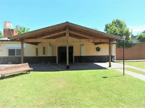 Quinta sobre 1100m2 - 2 Dorm