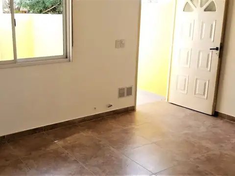 Depto Tipo Casa en Alquiler de 1 dormitorio