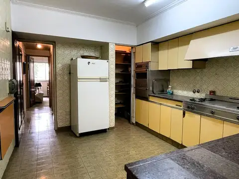Departamento 9 ambientes con 3 baños