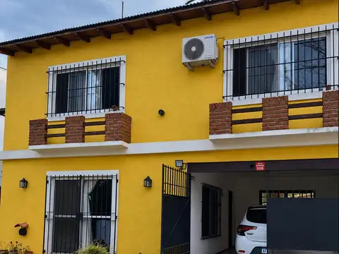 Casa en venta con 3 dormitorios y jardín Rivadavia al 2400 – Benavídez
