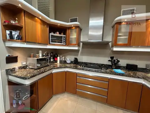 ¡VENDE/PERMUTA! Importante inmueble en calle Av. 66 y 173